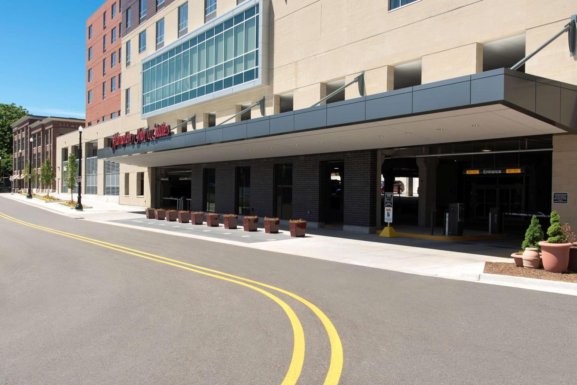 Hampton Inn & Suites Grand Rapids Downtown Exterior foto