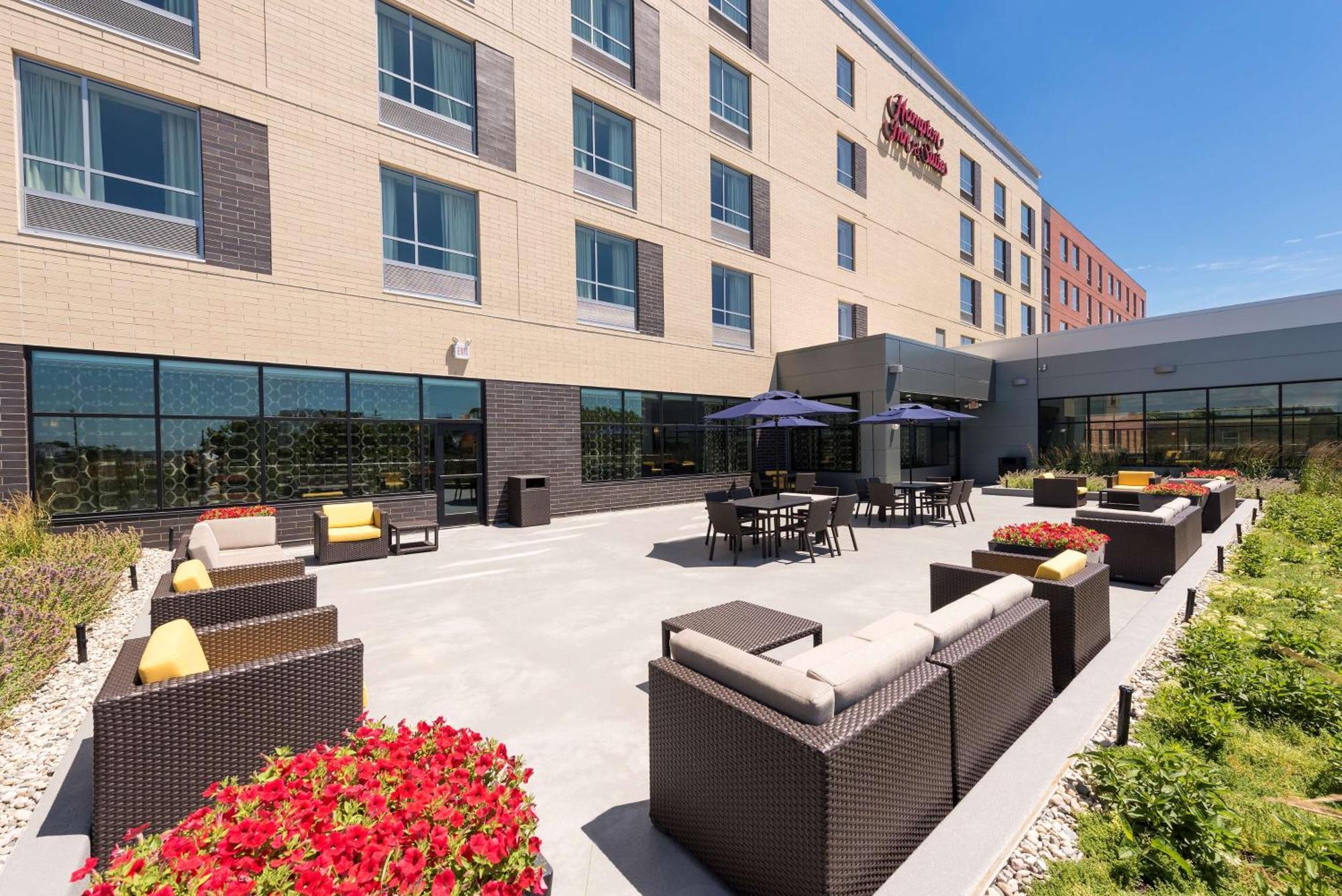 Hampton Inn & Suites Grand Rapids Downtown Exterior foto